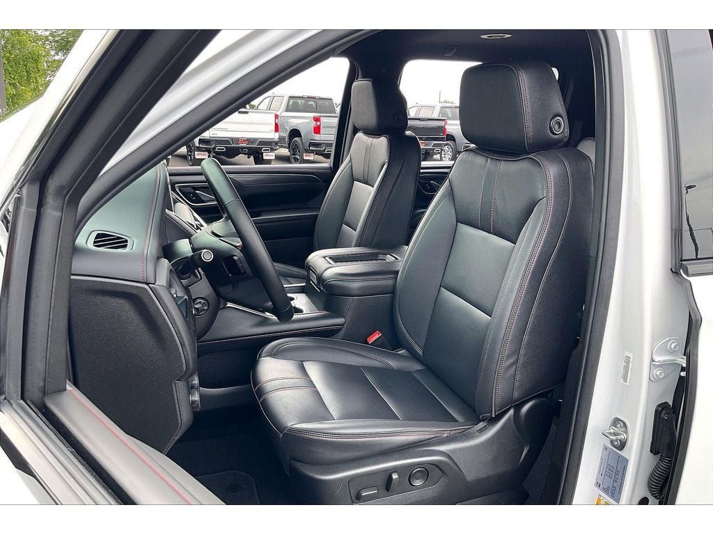 Used 2024 Chevrolet Suburban RST w/ Luxury Package AWD/4WD image 26
