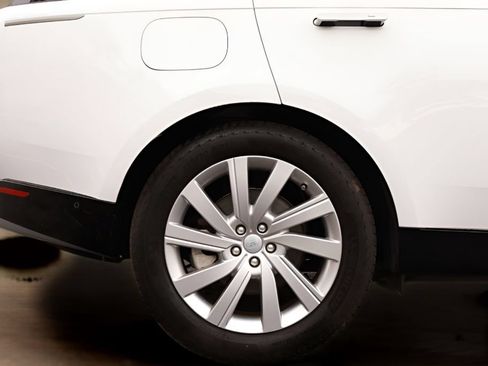 Used 2023 Land Rover Range Rover SE AWD/4WD image 9
