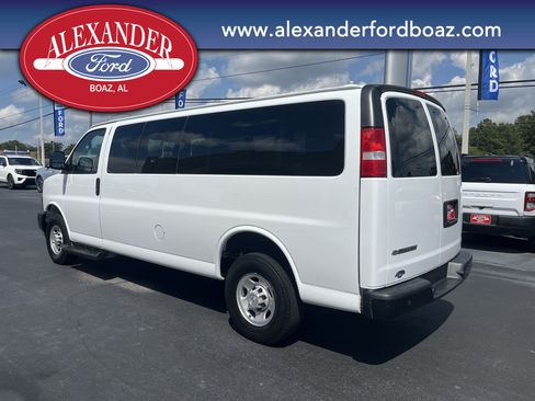 Used 2023 Chevrolet Express 3500 LS RWD image 2