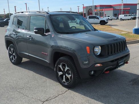 Used 2022 Jeep Renegade Trailhawk AWD/4WD image 2