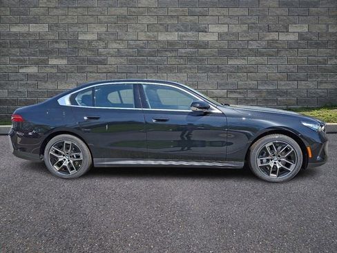 New 2026 BMW 530i xDrive w/ Premium Package AWD/4WD image 7