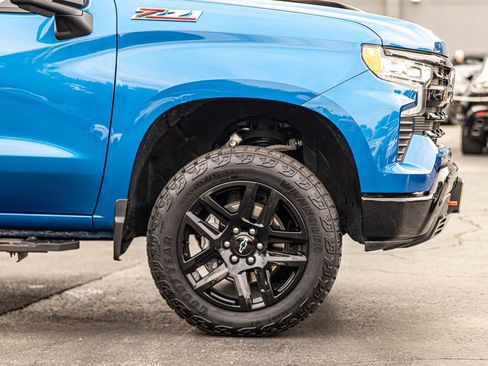 Used 2024 Chevrolet Silverado 1500 LT Trail Boss w/ LT Trail Boss Premium Package AWD/4WD image 10