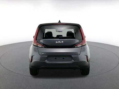 Used 2025 Kia Soul LX w/ LX Technology Package FWD image 8