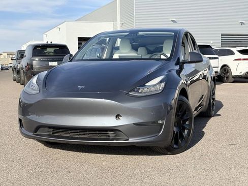 Used 2021 Tesla Model Y Long Range image 3