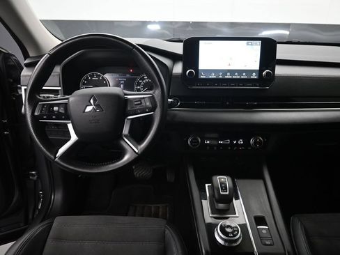 Used 2022 Mitsubishi Outlander SE AWD/4WD image 11