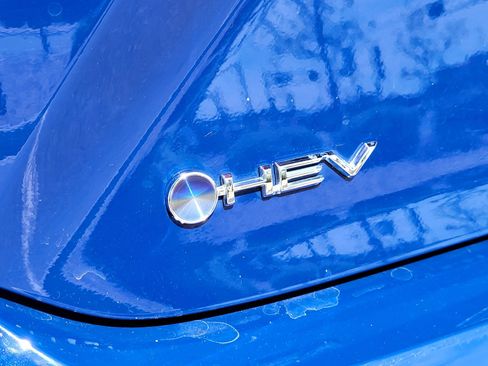 Used 2025 Toyota Camry LE image 12