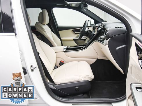 Used 2025 Mercedes-Benz GLC 300 4MATIC image 47
