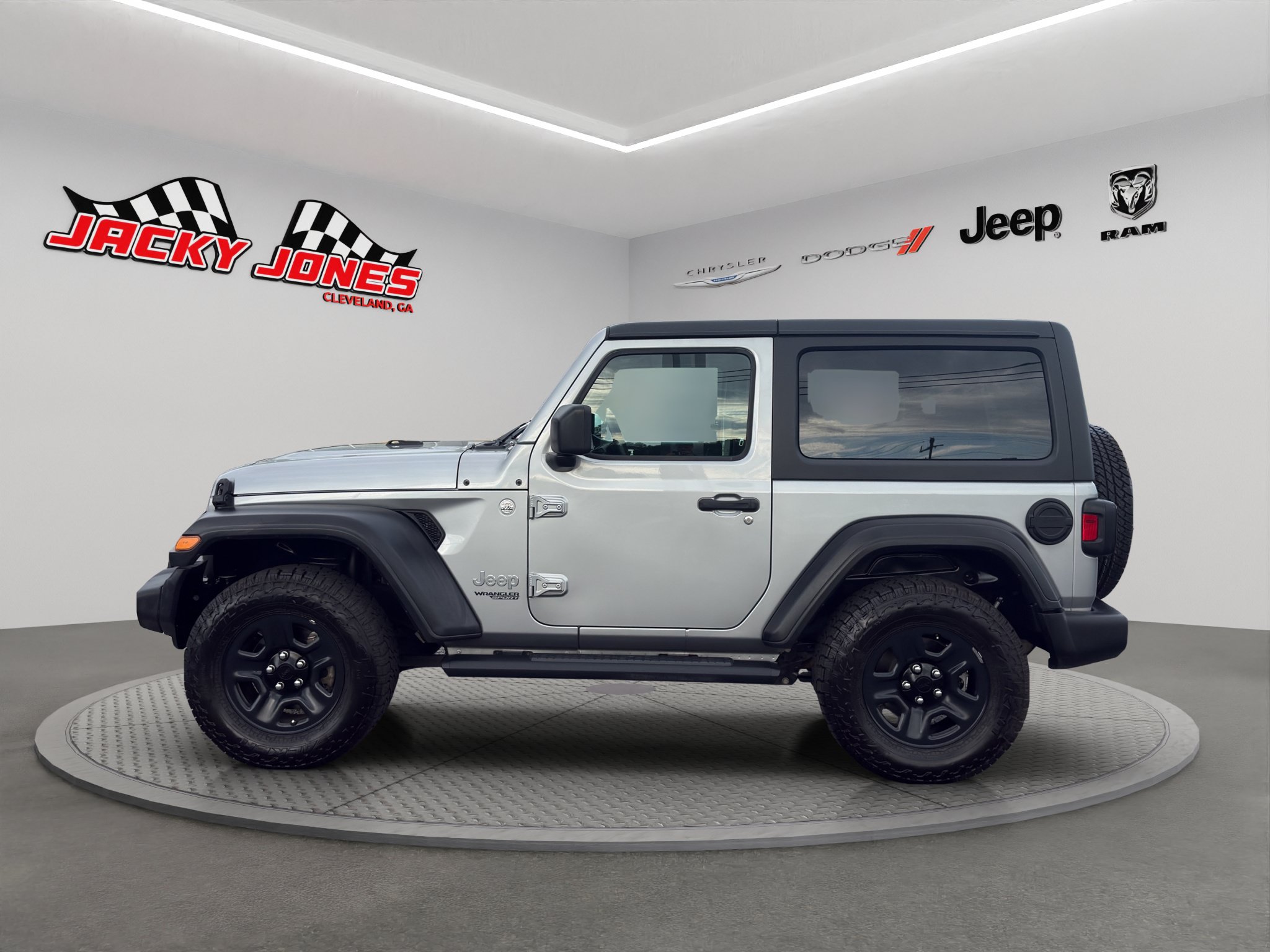 Used 2019 Jeep Wrangler Sport AWD/4WD image 3
