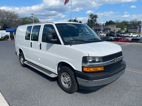 Used 2024 Chevrolet Express 2500 w/ Driver Convenience Package image 7