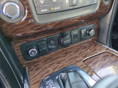 Used 2019 Nissan Armada Platinum image 33