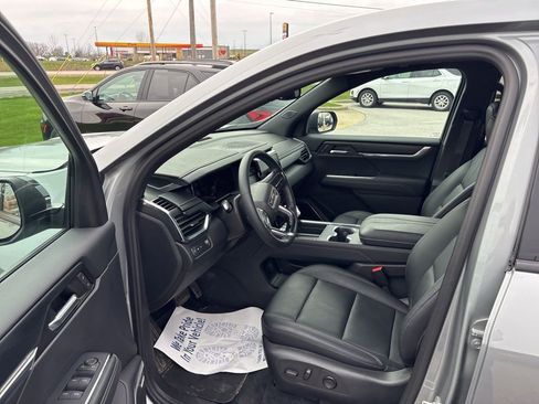 Used 2024 GMC Acadia Elevation w/ Luxury Package FWD image 23
