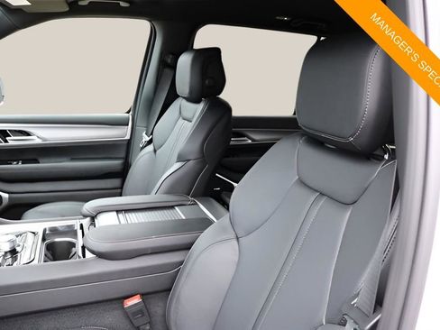 New 2026 Jeep Grand Wagoneer Limited AWD/4WD image 11