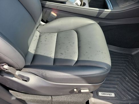 Used 2024 Tesla Model Y Long Range AWD/4WD image 18