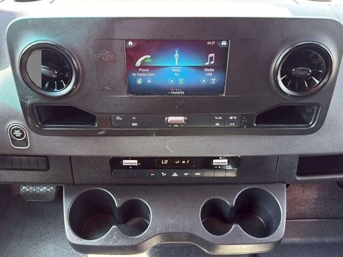 Used 2022 Mercedes-Benz Sprinter 1500 image 16