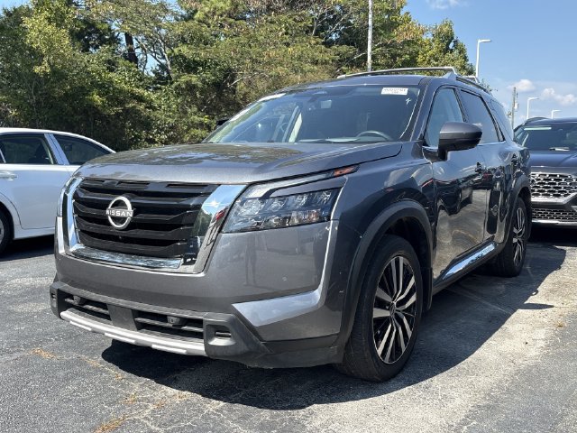 Certified 2025 Nissan Pathfinder Platinum w/ Cargo Package FWD image 1