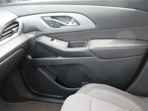 Certified 2020 Chevrolet Traverse LS FWD image 31