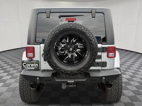 Used 2016 Jeep Wrangler Unlimited Sahara w/ Connectivity Group AWD/4WD image 15