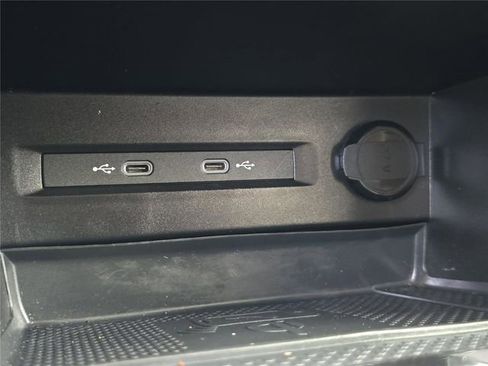 Used 2023 Volkswagen Taos SE FWD image 20
