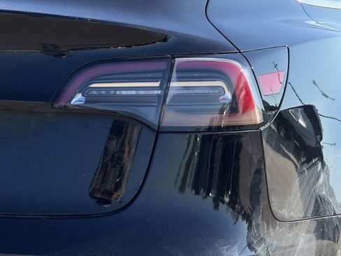 Used 2019 Tesla Model 3 Standard Range Plus image 7