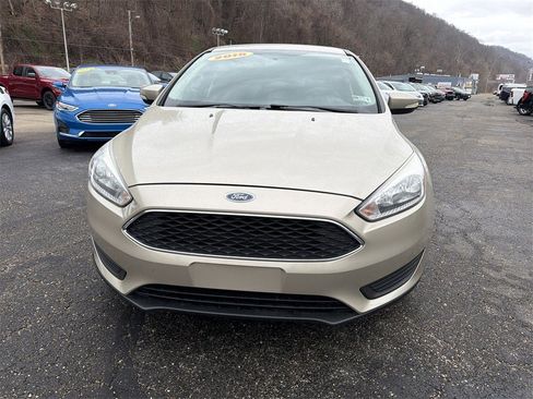 Used 2018 Ford Focus SE w/ Cold Weather Package image 11
