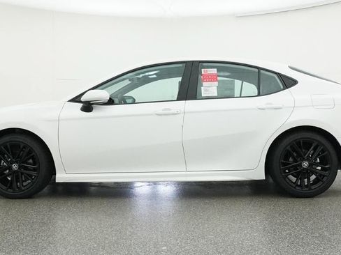 New 2026 Toyota Camry SE FWD image 19