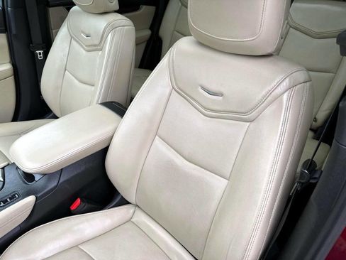 Used 2018 Cadillac XT5 Luxury w/ Driver Awareness Package AWD/4WD image 17