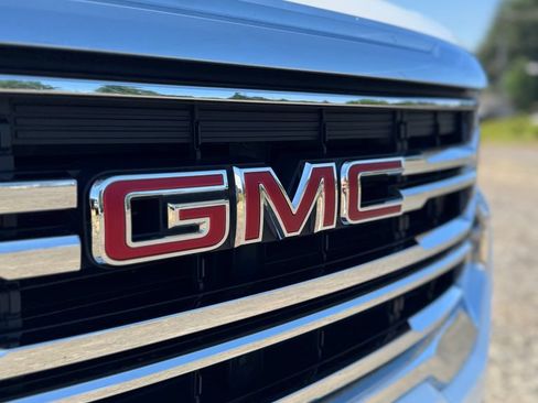 Used 2023 GMC Acadia SLT AWD/4WD image 54