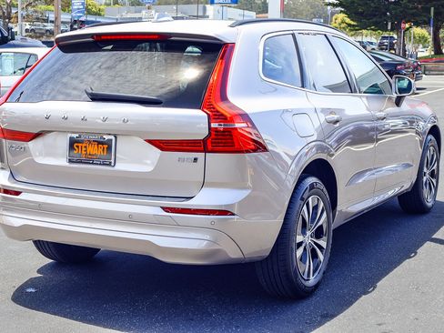 Used 2023 Volvo XC60 B5 Core AWD/4WD image 21