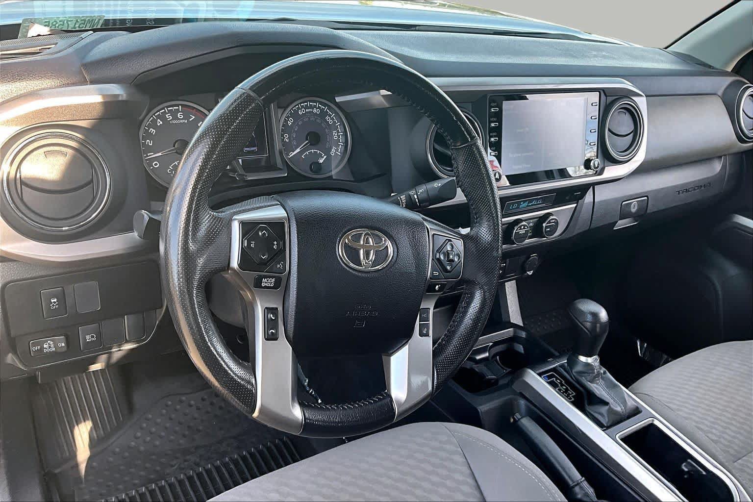 Used 2022 Toyota Tacoma SR5 w/ Technology Package AWD/4WD image 17