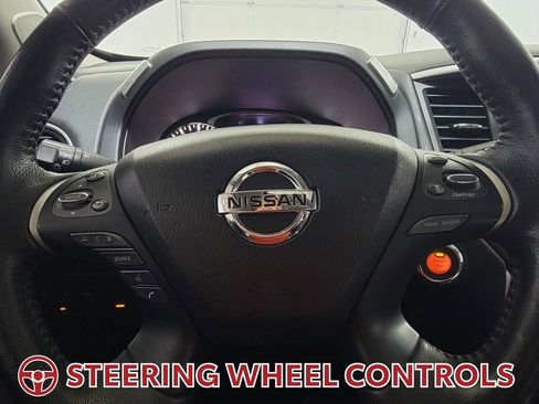 Used 2019 Nissan Pathfinder Platinum w/ Cargo Package image 18