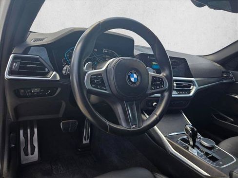 Used 2022 BMW 330i Sedan w/ M Sport Package RWD image 10