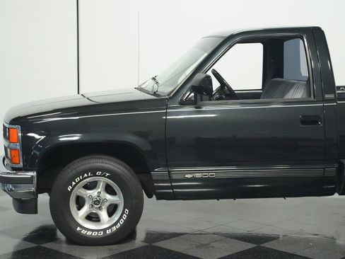 Used 1988 Chevrolet Silverado 1500 2WD Regular Cab image 21