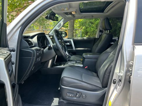 Used 2023 Toyota 4Runner SR5 Premium w/ Moonroof Package RWD image 8