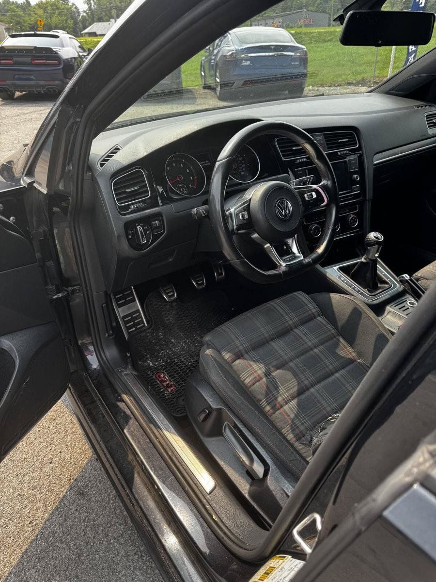 Used 2019 Volkswagen GTI S w/ Driver Assistance Package FWD image 9