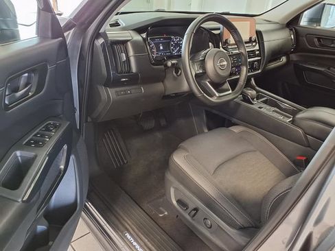Used 2023 Nissan Pathfinder SV FWD image 6