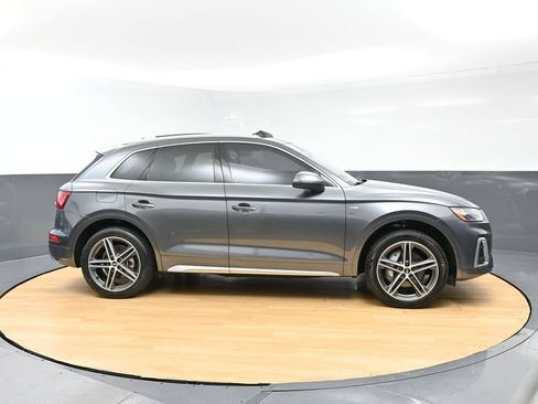 Used 2022 Audi Q5 e Premium w/ Convenience Package AWD/4WD image 4