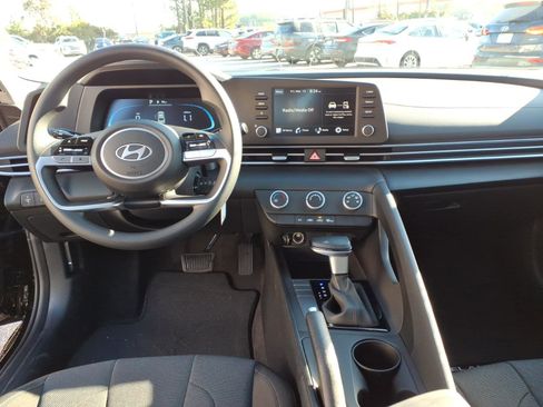 New 2026 Hyundai Elantra SE image 7