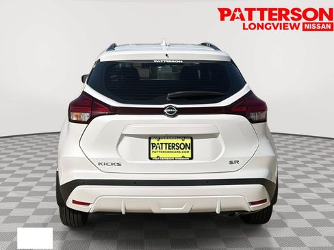 Used 2023 Nissan Kicks SR FWD image 3