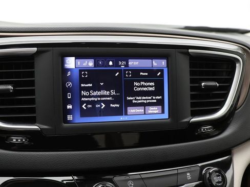 Used 2023 Chrysler Voyager LX image 20