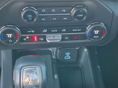 Used 2025 Ford Bronco Outer Banks image 25