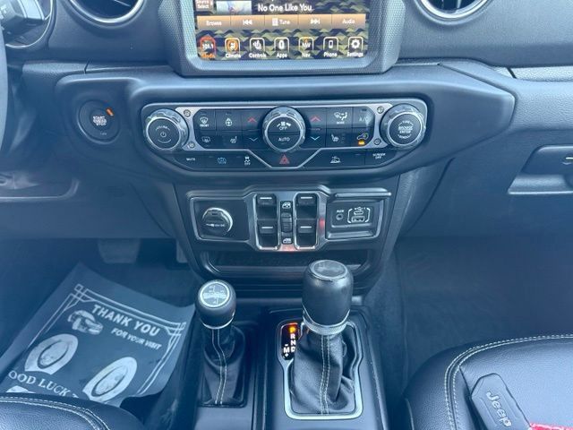 Used 2023 Jeep Wrangler Unlimited Sahara w/ Cold Weather Group AWD/4WD image 17