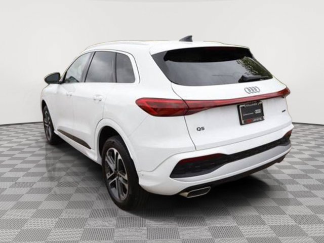 Used 2025 Audi Q5 Premium w/ Convenience Package AWD/4WD image 3