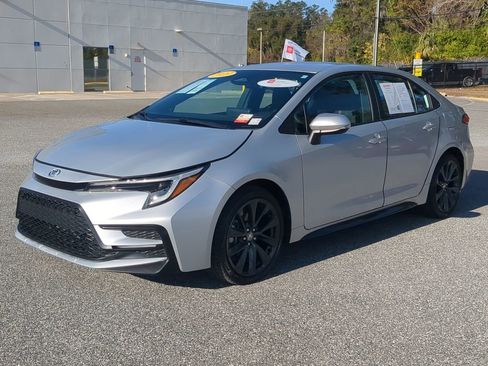 Used 2023 Toyota Corolla SE image 10