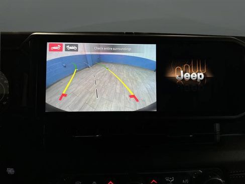 Used 2024 Jeep Wrangler Sahara w/ Technology Group image 10