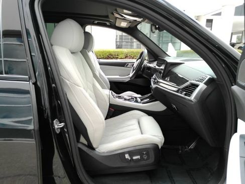 Used 2025 BMW X5 sDrive40i w/ M Sport Package RWD image 23
