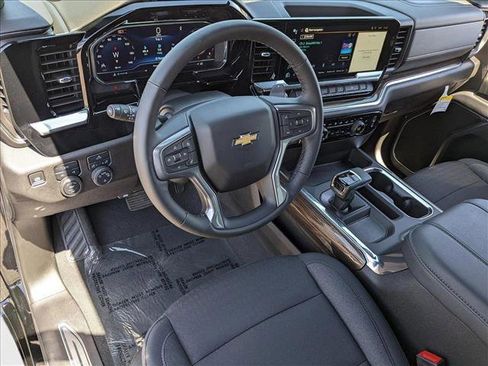 New 2025 Chevrolet Silverado 1500 LT image 3