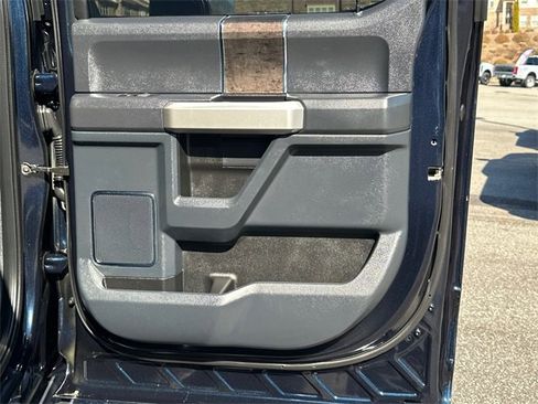 Certified 2022 Ford F250 Lariat w/ Lariat Ultimate Package image 16