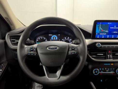Used 2020 Ford Escape SE image 9