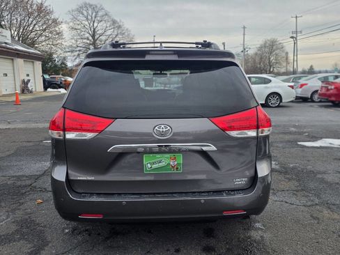 Used 2014 Toyota Sienna Limited image 6