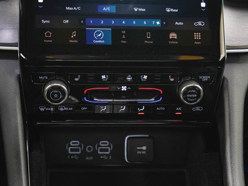 Used 2021 Jeep Grand Cherokee L Overland w/ Luxury Tech Group IV AWD/4WD image 20